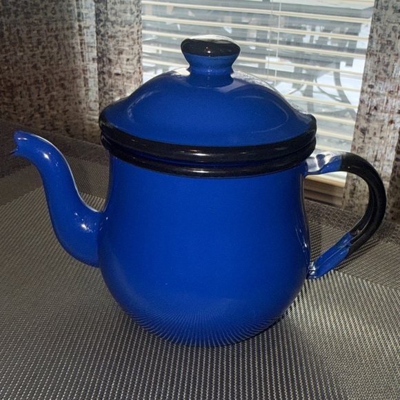 Vintage Enamelware Small Teapot/Creamer Royal Blue Enamel with Black Trim - Picture 6 of 8
